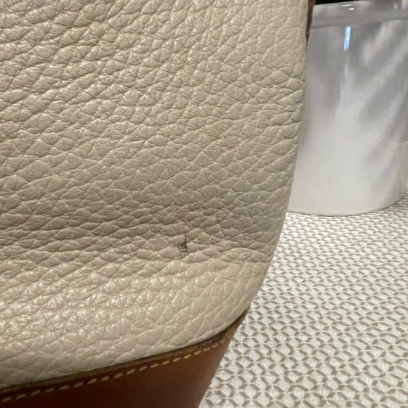 Vintage Dooney and Bourke Purse. Cream Color with Brown Trim. - Picture 12 of 13